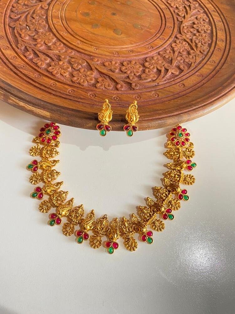 Multicolour temple set