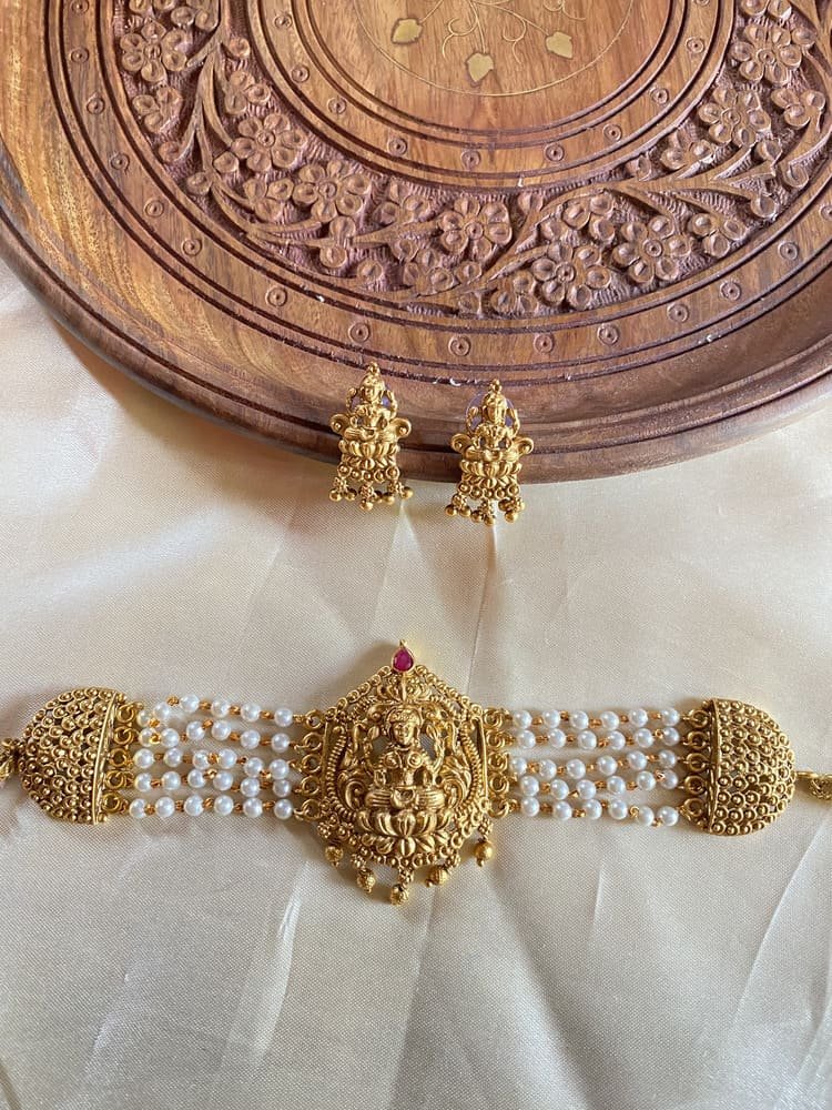 Pearl Choker