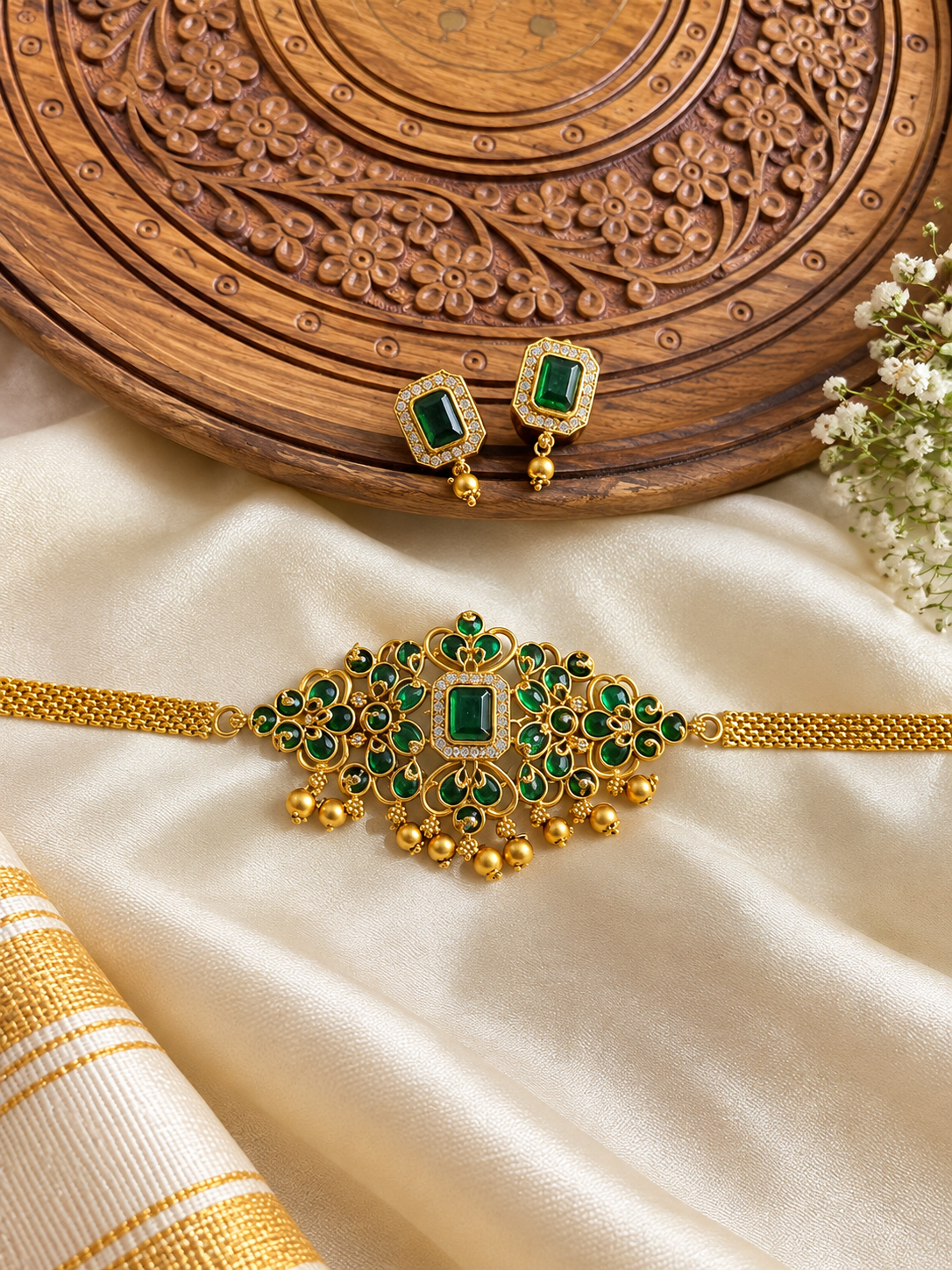 Emerald Choker