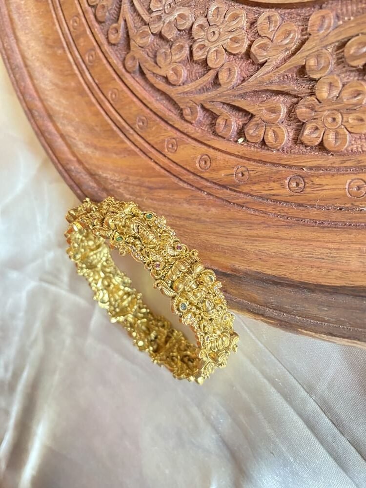 Lekshmi Bangle
