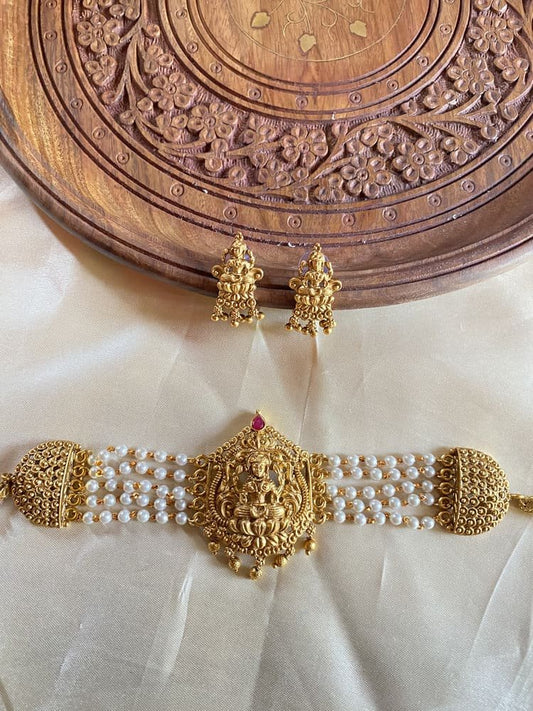 Pearl Choker