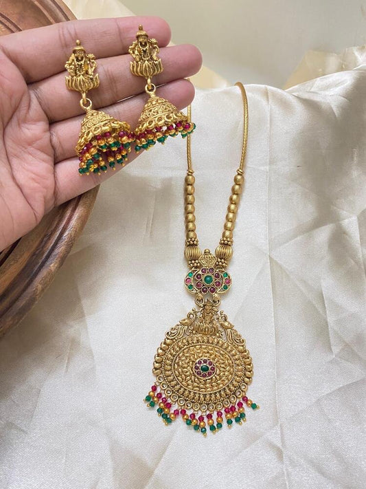Short Idol pendant chain